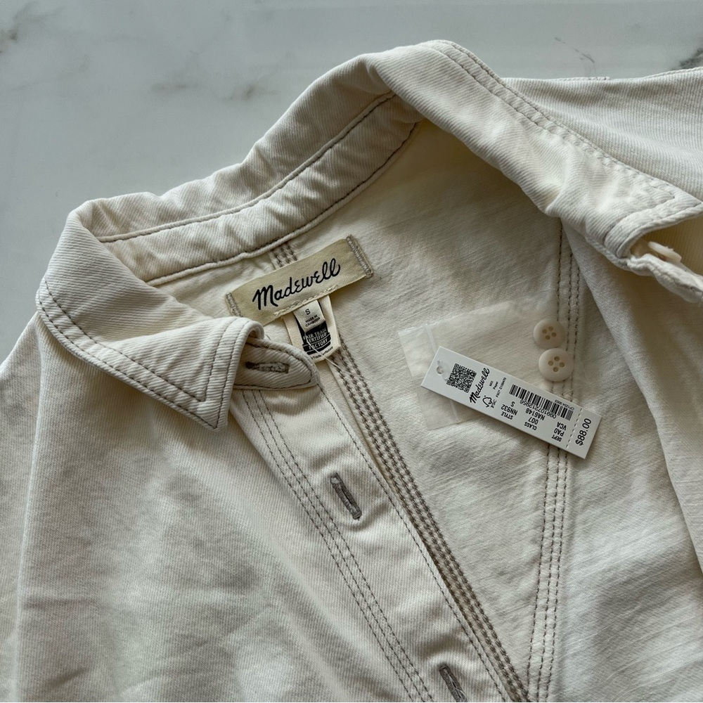 Madewell Denim Pleated Cropped Button-Up Shirt - Picture 4 of 5